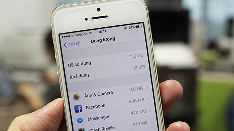 Dung lượng tối đa pin iPhone tụt nhanh nguyên nhân do đâu? | Xoanstore.vn