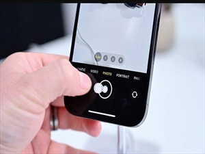 Nếu bạn là một tín đồ sống ảo, chắc chắn không thể bỏ qua chiếc iPhone 14 Pro Max với khả năng chụp ảnh tự sướng đỉnh cao. Với camera trước 12MP, tính năng chụp ảnh Portrait mode đẹp mắt, bạn sẽ dễ dàng tạo ra những bức ảnh sống động và ấn tượng.